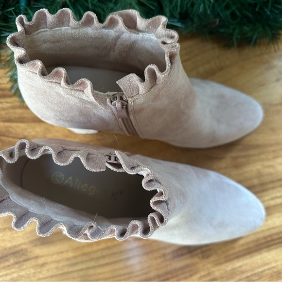 Allegra K Suede Heeled Booties 9.5 - Picture 6 of 6